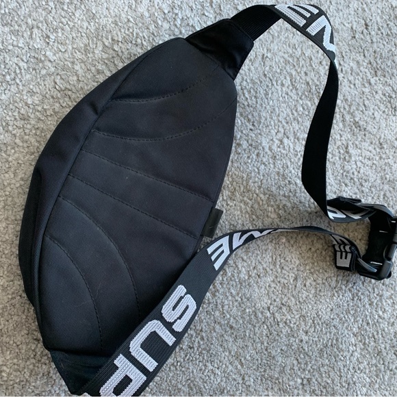 Black Supreme Fannypack - Picture 3 of 3